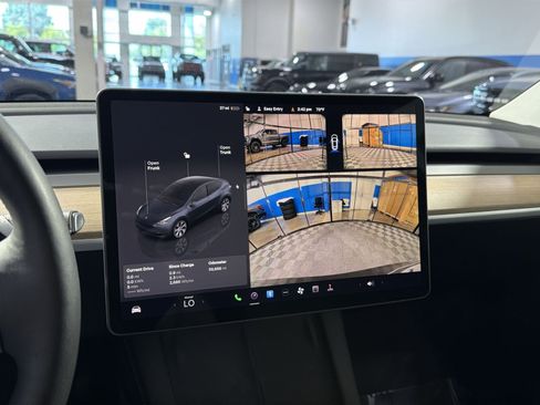Used 2023 Tesla Model Y Long Range AWD/4WD image 32