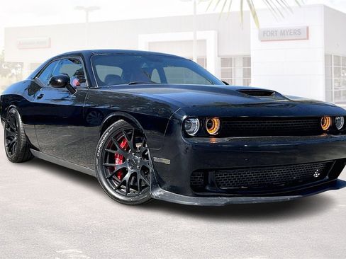 Used 2020 Dodge Challenger R/T image 1