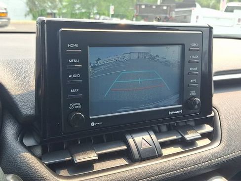 Used 2021 Toyota RAV4 LE AWD/4WD image 17