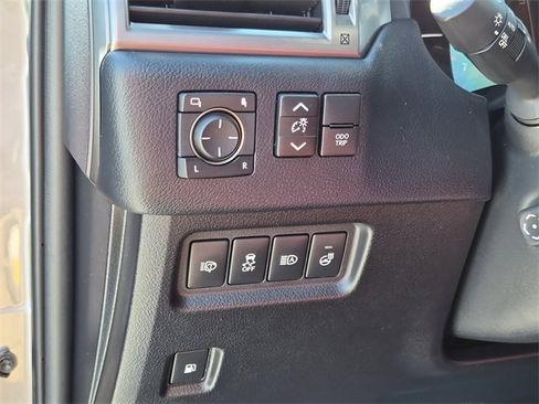 Used 2023 Lexus GX 460 Premium image 25