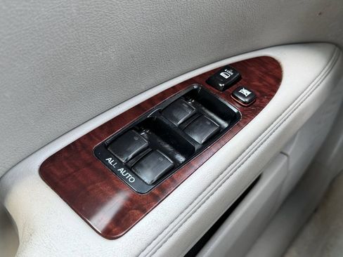 Used 2011 Toyota Avalon Limited FWD image 20