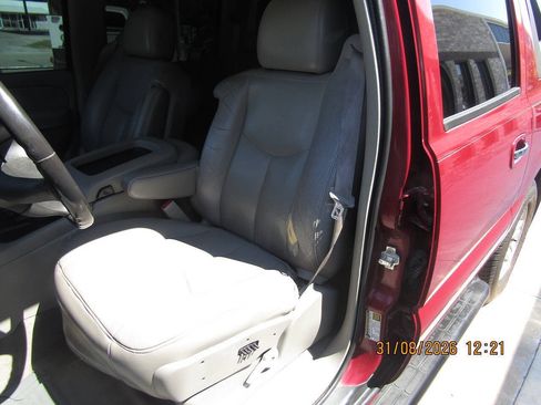 Used 2006 Chevrolet Avalanche Z71 w/ Sun And Sound Package AWD/4WD image 8