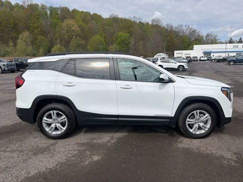 Used 2024 GMC Terrain SLE w/ Driver Convenience Package AWD/4WD image 6