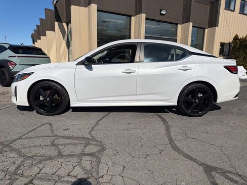 Used 2024 Nissan Sentra SR FWD image 9