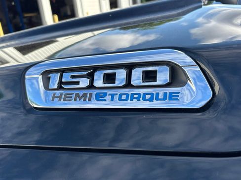 Used 2022 RAM 1500 Laramie w/ Off Road Group AWD/4WD image 13