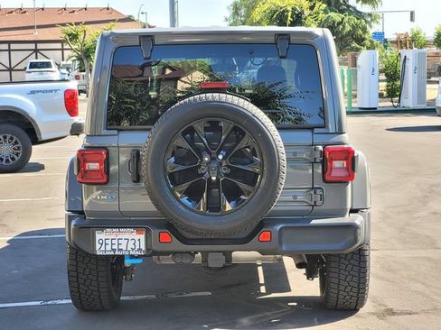 Used 2023 Jeep Wrangler Unlimited Sahara w/ Cold Weather Group AWD/4WD image 6