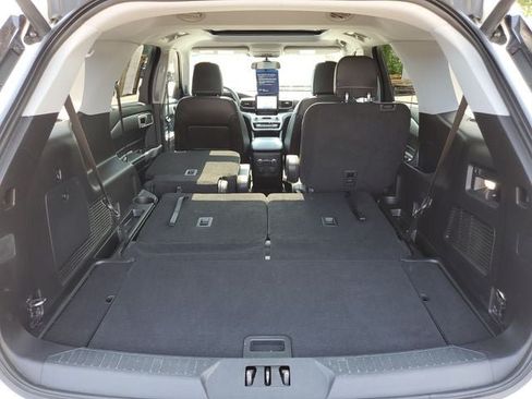 Used 2021 Ford Explorer XLT w/ Equipment Group 202A AWD/4WD image 33