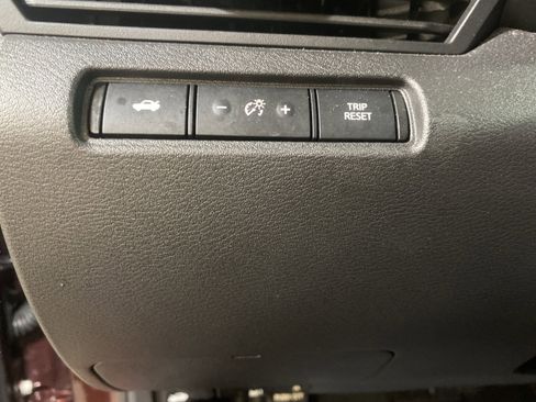 Used 2025 Nissan Altima 2.5 SV FWD image 19