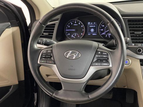 Used 2017 Hyundai Elantra Limited image 16