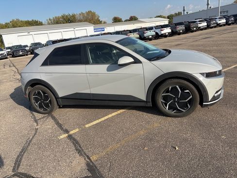 Certified 2022 Hyundai Ioniq 5 SE image 3