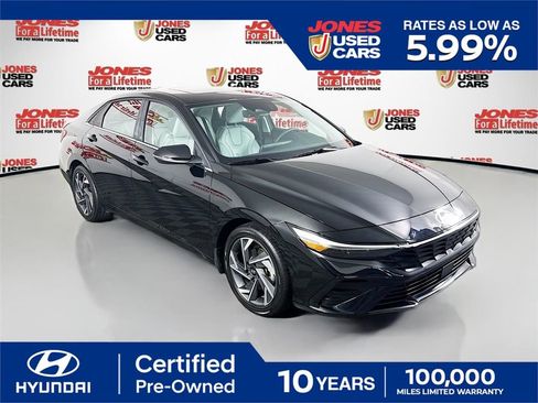 Certified 2025 Hyundai Elantra Limited image 1