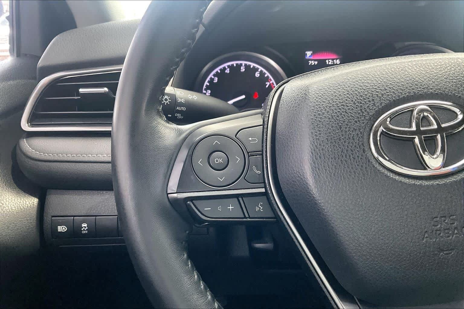 Used 2022 Toyota Camry SE FWD image 24