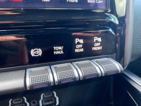 Used 2021 RAM 2500 Big Horn w/ Level 2 Equipment Group AWD/4WD image 32