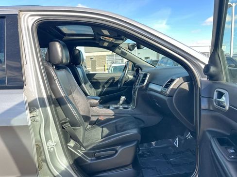Used 2018 Jeep Grand Cherokee Altitude image 27