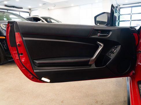 Used 2013 Subaru BRZ Limited w/ Popular Pkg 2C image 12