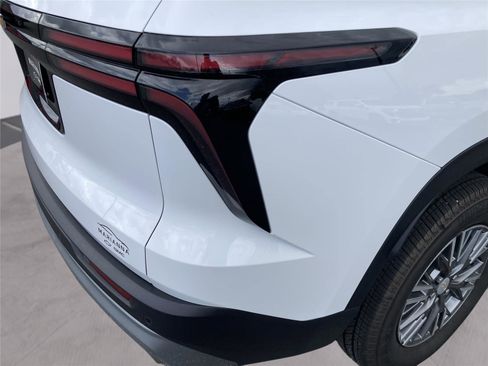 Used 2026 Chevrolet Traverse LT w/ Driver Confidence Package image 33