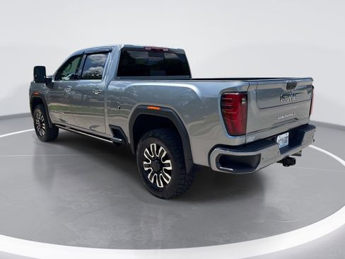 Used 2025 GMC Sierra 2500 Denali Ultimate AWD/4WD image 6