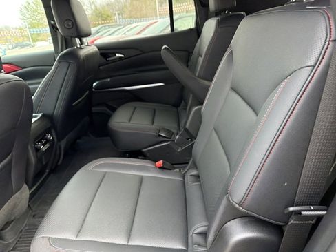 Used 2025 Chevrolet Traverse Z71 w/ Driver Confidence Package image 13