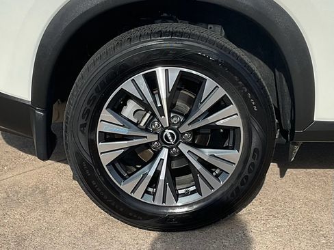 Used 2023 Nissan Rogue SV w/ SV Premium B Package AWD/4WD image 7