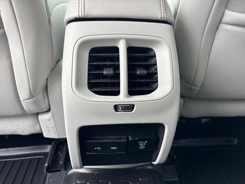 Used 2019 Jeep Cherokee Limited AWD/4WD image 37