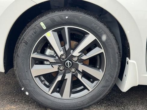New 2025 Nissan Versa SV w/ Trunk Package FWD image 9