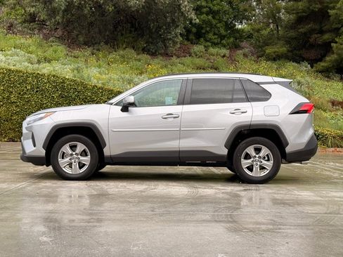 Used 2023 Toyota RAV4 XLE w/ Convenience Package image 7