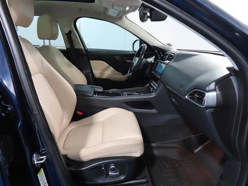 Used 2020 Jaguar F-PACE Premium image 38