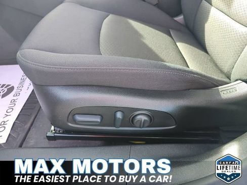 Used 2025 Chevrolet Malibu RS FWD image 19