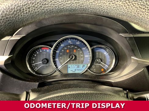 Used 2015 Toyota Corolla LE FWD image 12