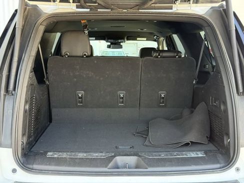 Used 2023 Chevrolet Suburban Premier image 34