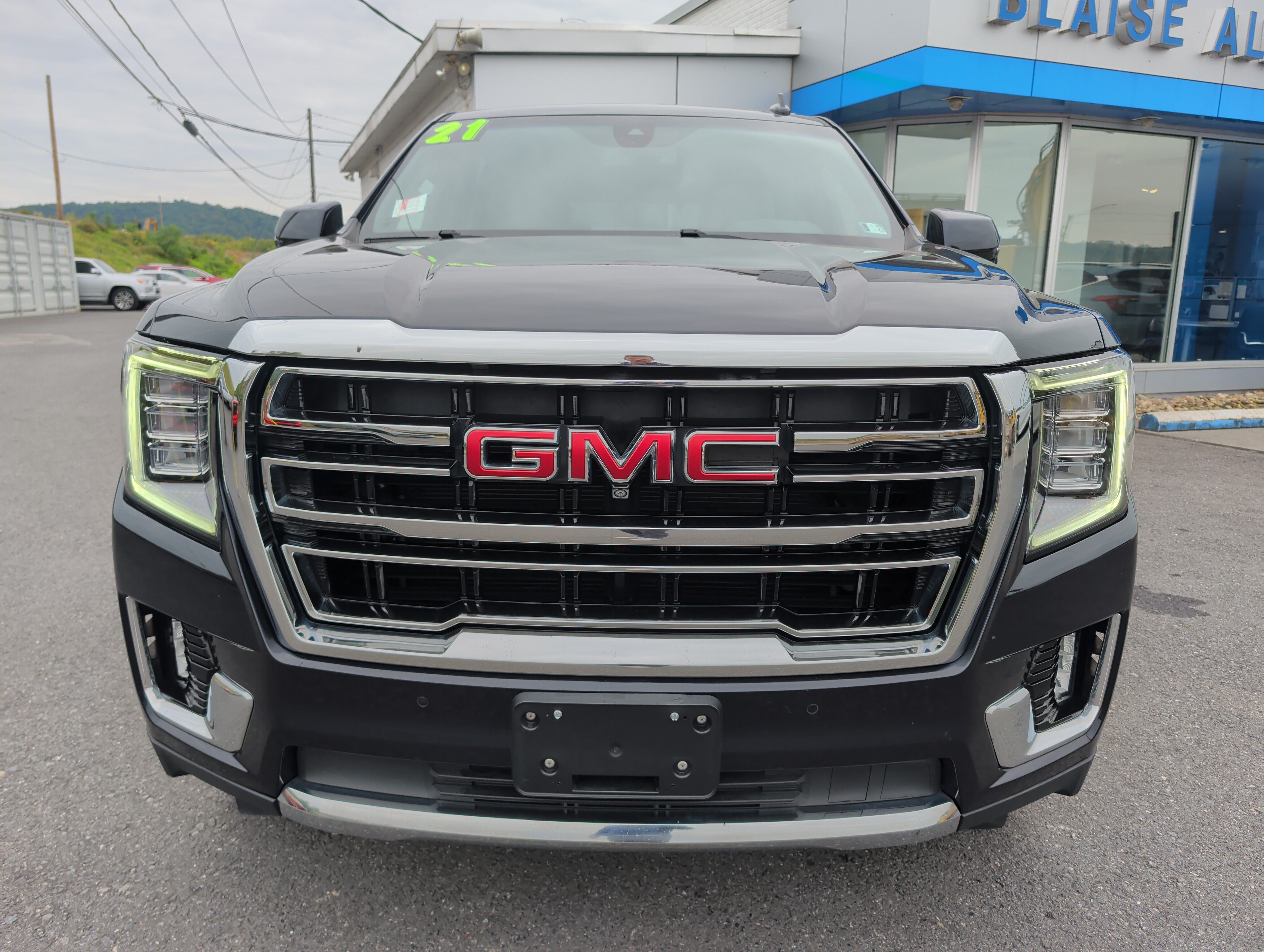 Used 2021 GMC Yukon SLT w/ SLT Luxury Plus Package AWD/4WD image 8