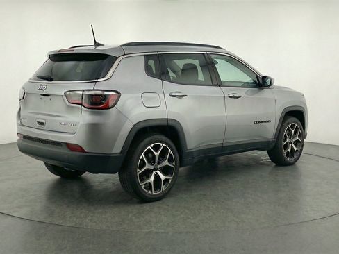Used 2025 Jeep Compass Limited AWD/4WD image 9