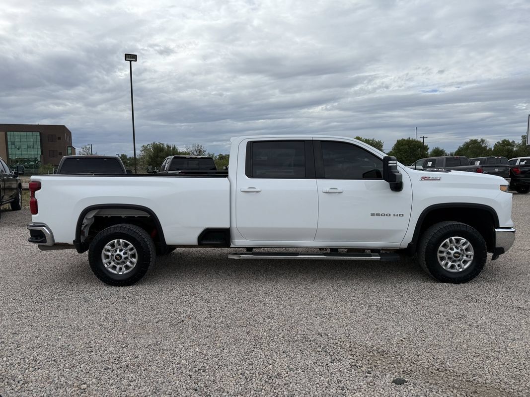 Used 2024 Chevrolet Silverado 2500 LT w/ Convenience Package AWD/4WD image 11