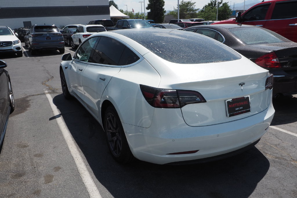 Used 2018 Tesla Model 3 Mid Range RWD image 3