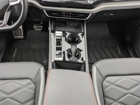 Certified 2025 Volkswagen Atlas Peak Edition SE image 20