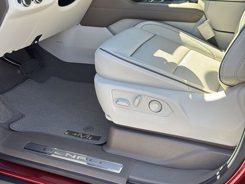 Used 2026 GMC Yukon XL Denali image 17