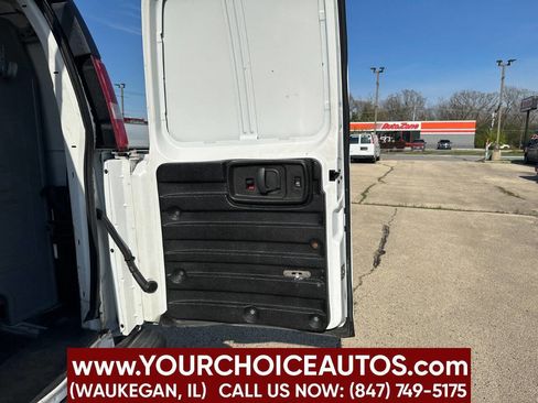 Used 2016 Chevrolet Express 2500 RWD image 20