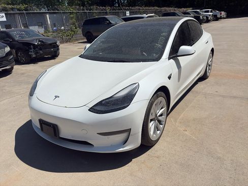 Used 2022 Tesla Model 3 RWD image 1