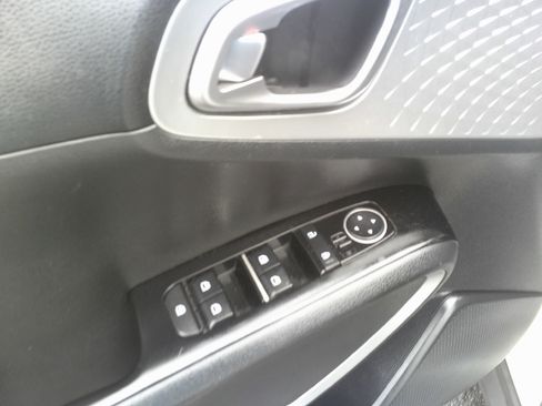 Used 2023 Kia Soul LX w/ Option Group 015 FWD image 16