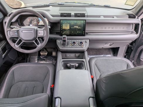 Used 2024 Land Rover Defender 90 V8 AWD/4WD image 15