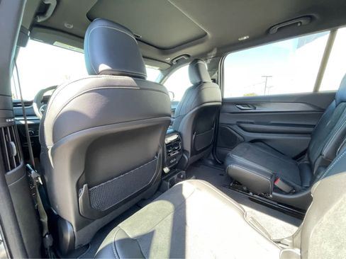 New 2025 Jeep Grand Cherokee L Altitude image 22