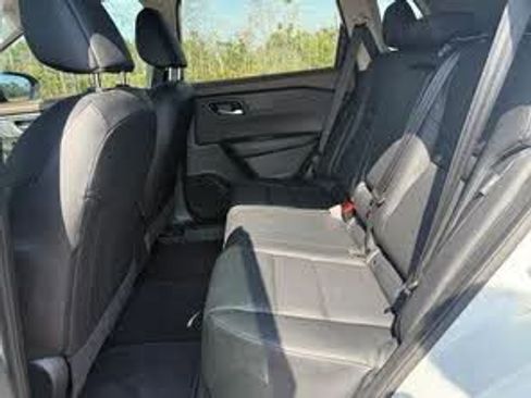 Used 2023 Nissan Rogue SV w/ SV Premium B Package FWD image 26