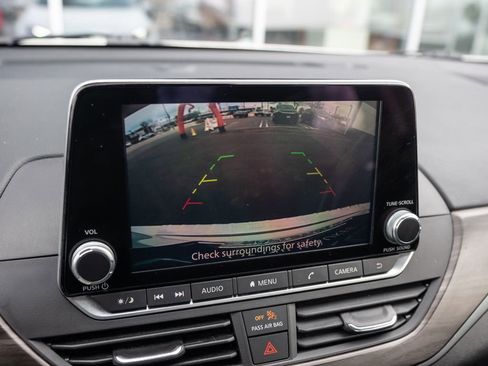 Used 2023 Nissan Altima 2.5 SV image 24