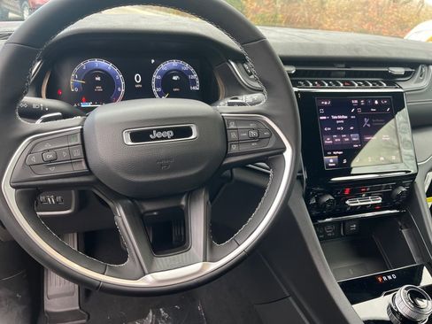 New 2025 Jeep Grand Cherokee Laredo X w/ Luxury Tech Group I image 10