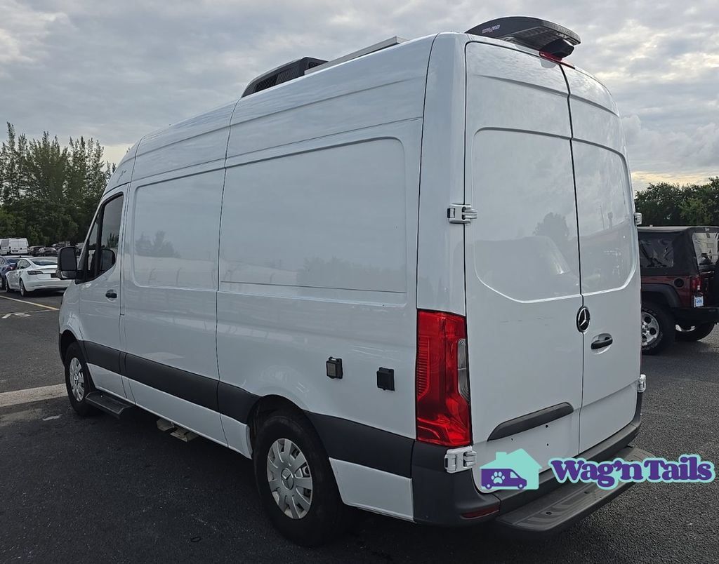 Used 2024 Mercedes-Benz Sprinter 2500 w/ Acoustic Package image 6