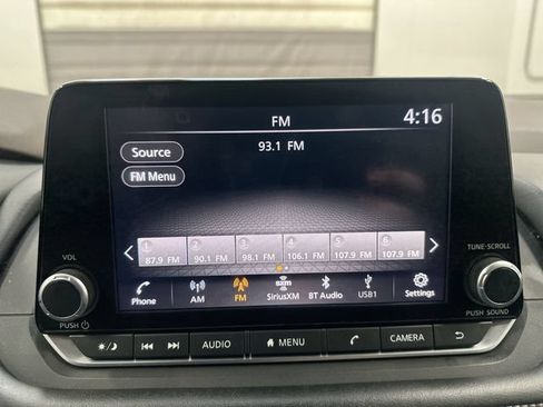 Used 2023 Nissan Rogue SV FWD image 13