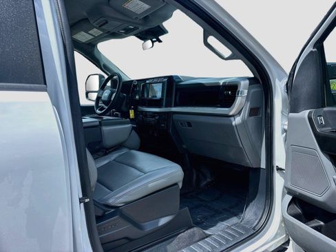 Used 2024 Ford F250 4x4 Crew Cab Super Duty image 25