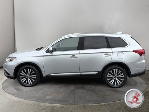 Used 2020 Mitsubishi Outlander SEL image 4