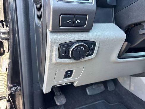 Used 2018 Ford F250 XLT w/ XLT Premium Package AWD/4WD image 15