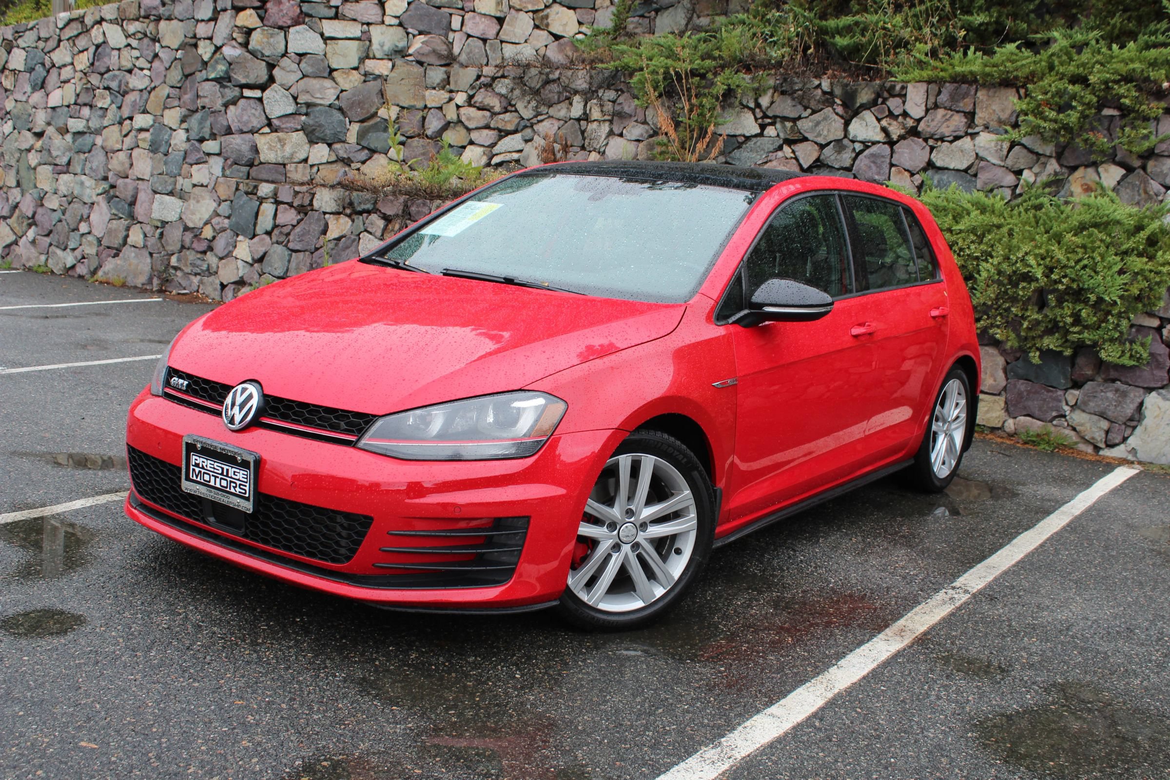 Used 2015 Volkswagen GTI Autobahn w/ Lighting Package (SEL) FWD image 2